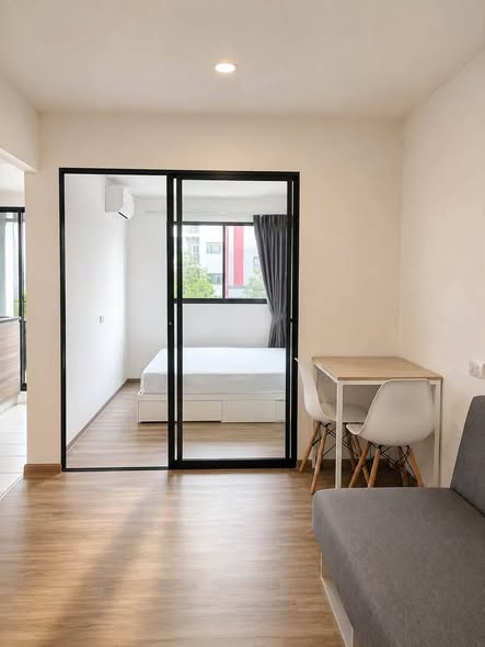 bedroom and room interior of เสนาคิทท์ สำโรง อินเตอร์เชนจ์ (สำนักงานขาย)