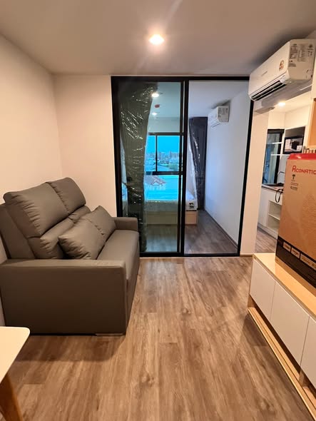 bedroom and room interior of ไฮ เกษตร-เสนานิคม สเตชั่น