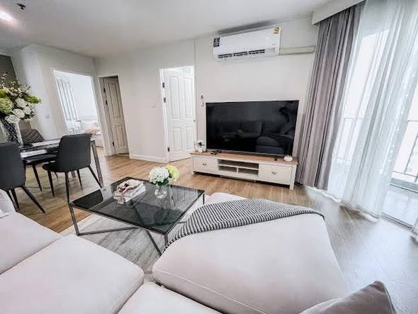 bedroom and living room of Belle Grand Rama 9