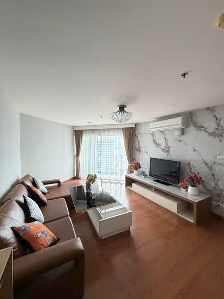 living room and bedroom of Belle Grand Rama 9