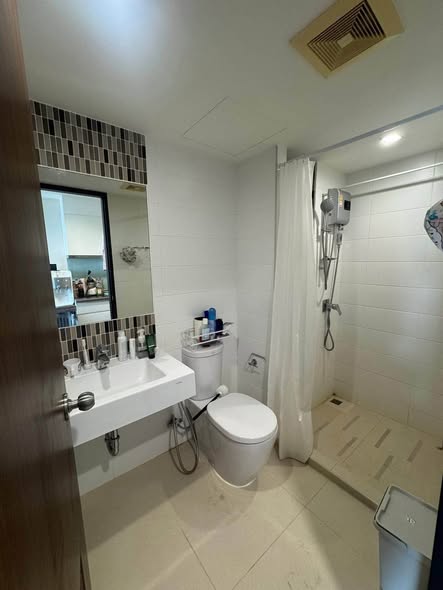 bathroom of Beyond Sukhumvit Condominium