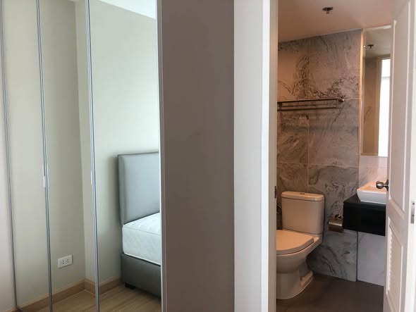 bedroom and room interior and bathroom of Bless Residence Ekkamai