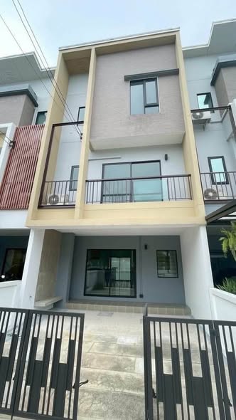 Bless Residence Ekkamai