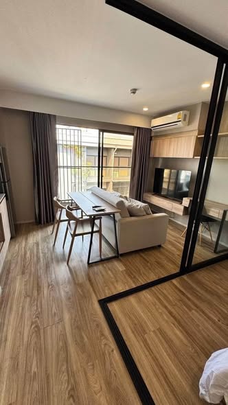 bedroom and room interior of Blossom Condo Sathon-Charoen Rat