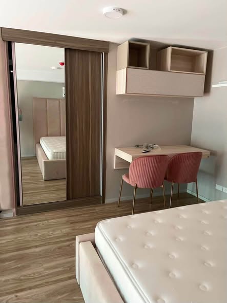 bedroom and room interior of Blossom Condo Sathon-Charoen Rat