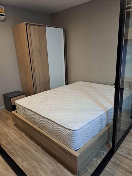 bedroom and room interior of Blossom Condo Sathon-Charoen Rat