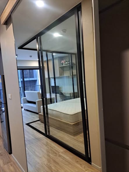 bedroom and room interior of Blossom Condo Sathon-Charoen Rat