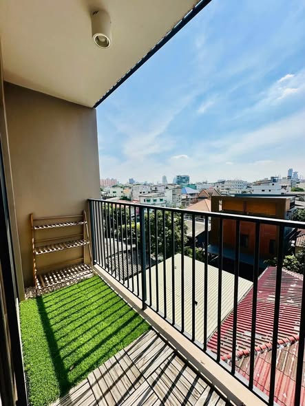 Blossom Condo Sathon-Charoen Rat