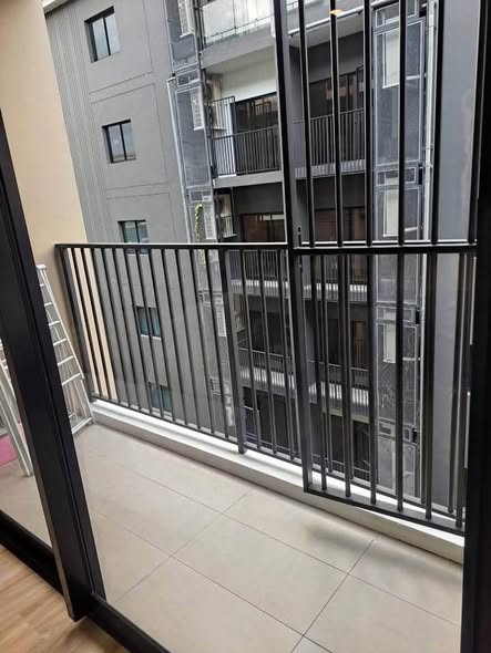 room interior of Blossom Condo Sathon-Charoen Rat
