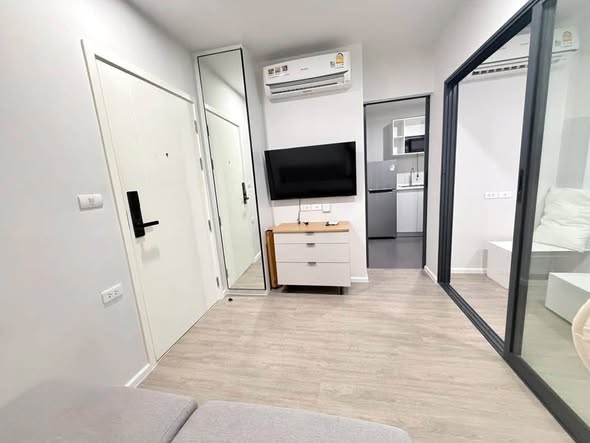bedroom and room interior of Blue Sukhumvit 105