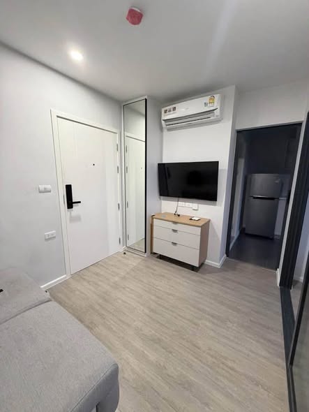 bedroom and room interior of Blue Sukhumvit 105