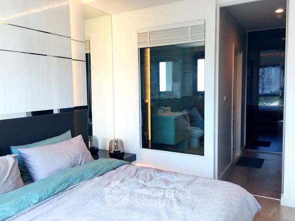 bedroom and room interior of BRIDGE Sathon-Naradhiwas