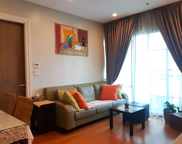 bedroom and living room of Bright Sukhumvit 24