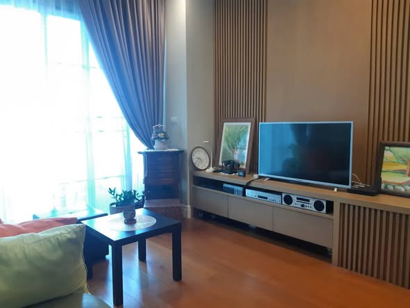 bedroom and living room of Bright Sukhumvit 24