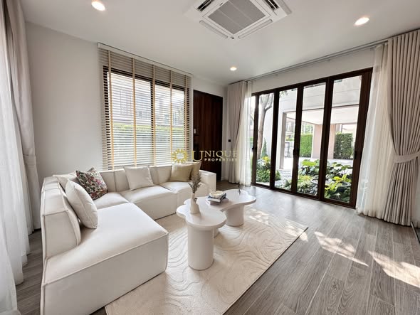 living room of Burasiri Krungthep Kreetha