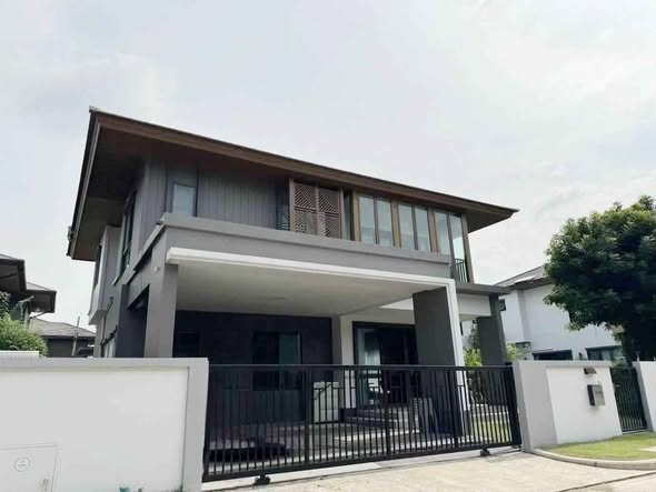 บุราสิริ พัฒนาการ Burasiri Pattanakarn