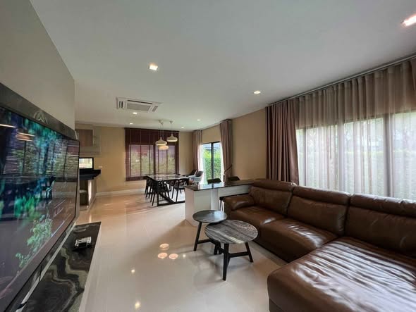 living room and bedroom of บุราสิริ วงแหวน-อ่อนนุช Burasiri Wongwaen-Onnut