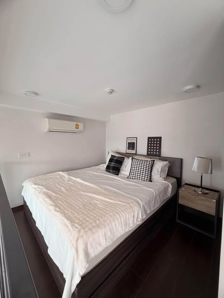 bedroom of C Ekkamai Condominium