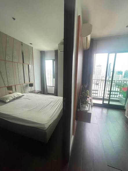bedroom of C Ekkamai Condominium