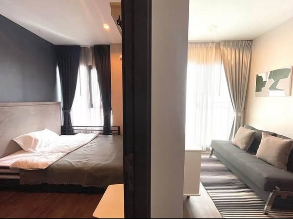 bedroom of C Ekkamai Condominium
