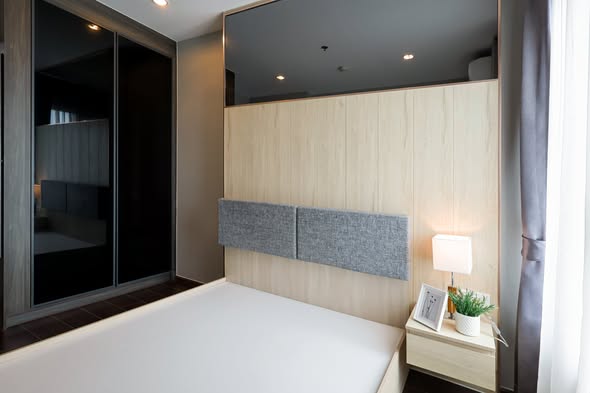 bedroom and room interior of C Ekkamai Condominium