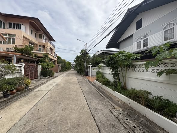 Casa Presto House Wongwan-Pinklao | Q House