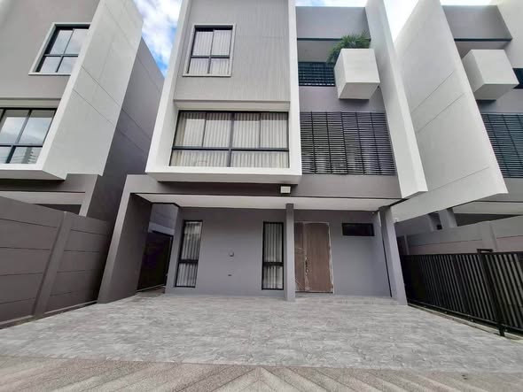 Casa Presto House Wongwan-Pinklao | Q House