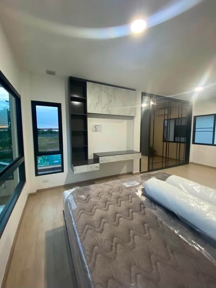 bedroom and room interior of คาซ่าวิลล์ วงแหวน-รามอินทรา (Casa Ville Wongwaen-Ramintra)