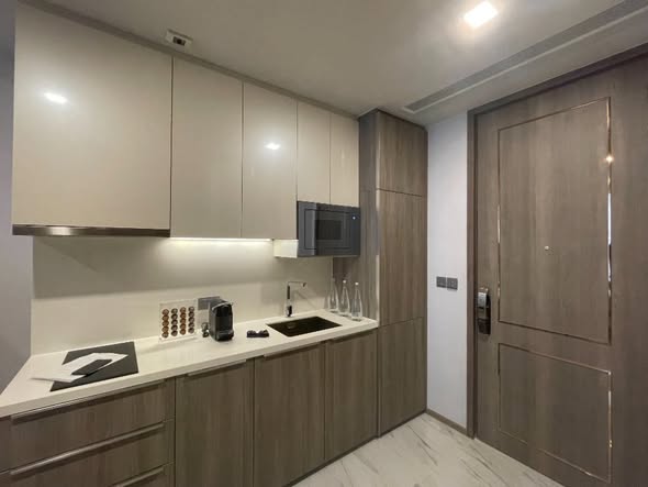 room interior of Celes Asoke