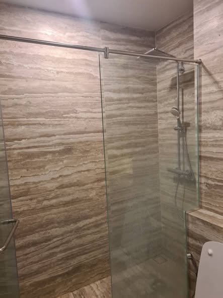 room interior and bathroom of Celes Asoke