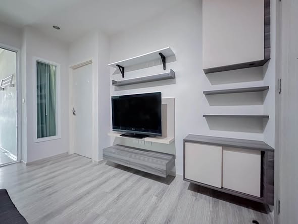 living room and room interior of Centric Ari Station