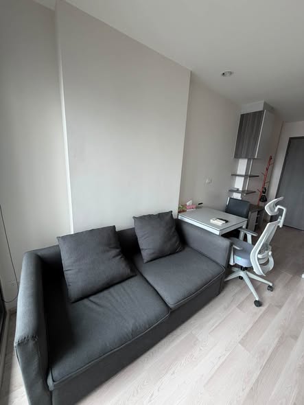 living room of Centric Huai Khwang Station