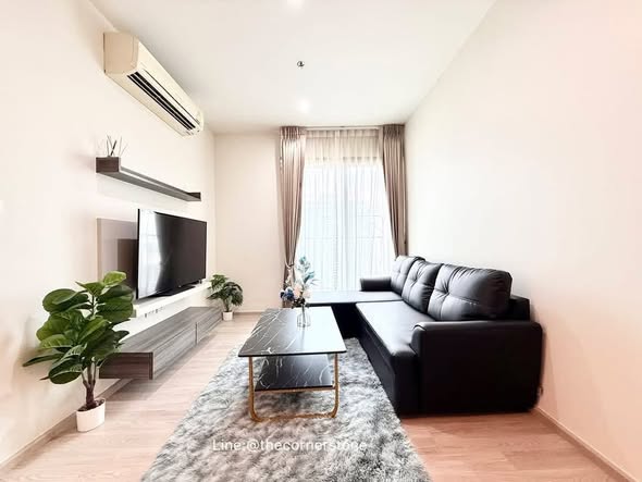living room of Centric Huai Khwang Station