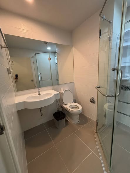 bathroom of Centric Sathon-St Louis