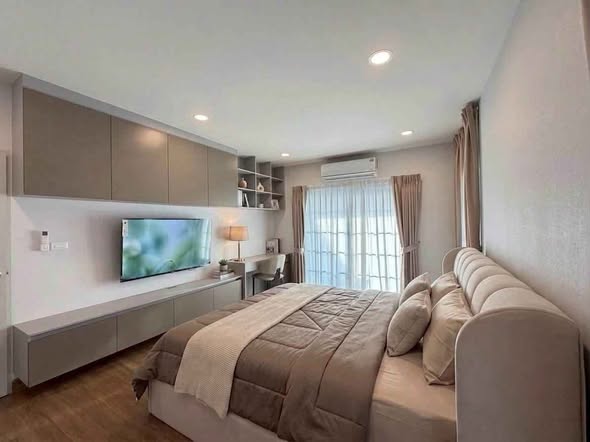 bedroom and living room of Centro Bangna Km.7