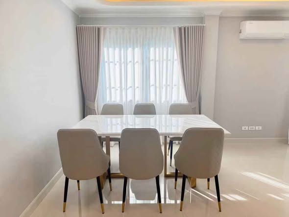 room interior of Centro Bangna Km.7