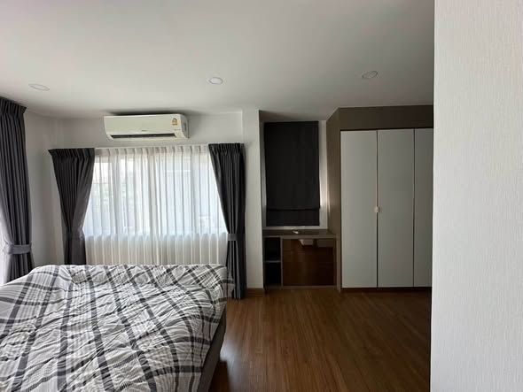 bedroom and room interior of Centro Watcharapol