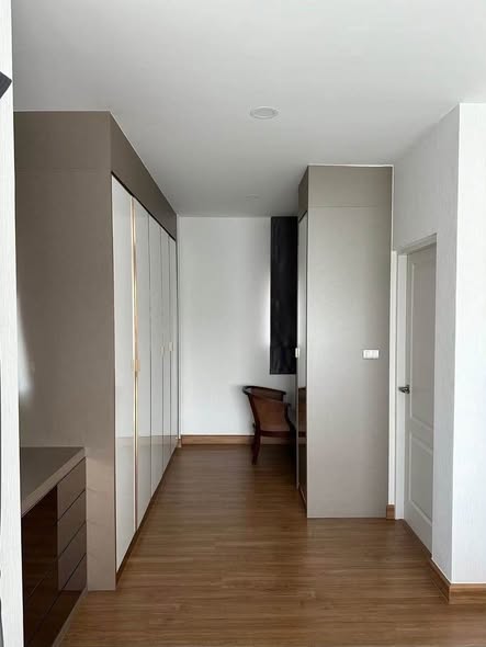 room interior of Centro Watcharapol