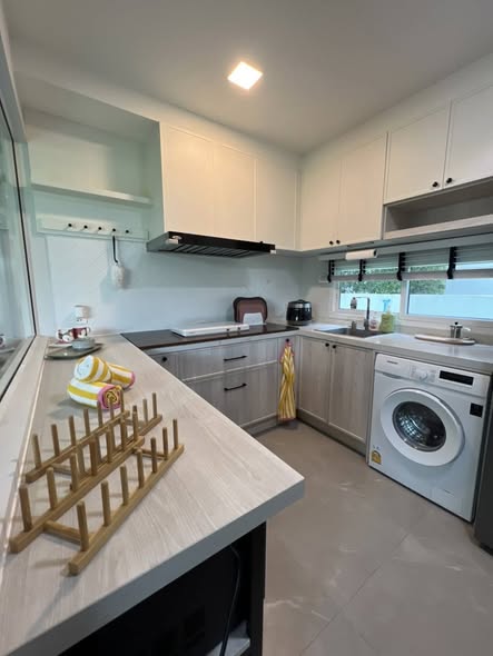 bathroom and kitchen of Chaiyapruek Bangna KM15