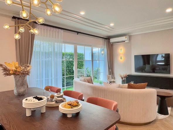 living room and room interior of Chaiyapruek Bangna KM15