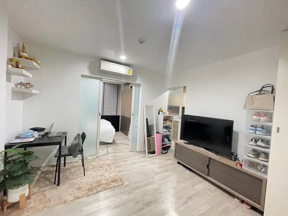 living room and bedroom of CHAMBERS CHAAN Ladprao-Wanghin