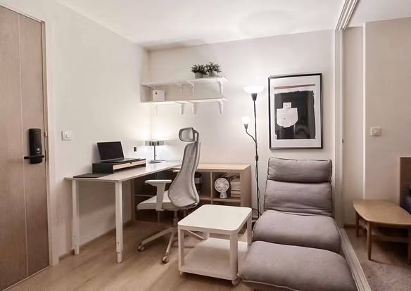 bedroom and living room of CHAMBERS On Nut Station, Sukhumvit Soi 81