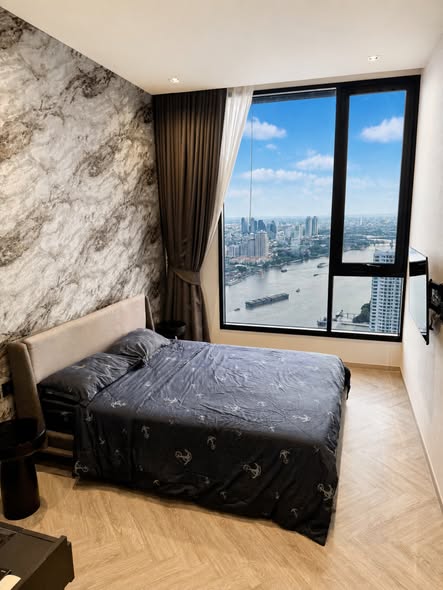bedroom of Chapter Charoennakhon–Riverside