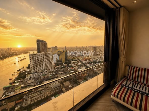 bedroom of Chapter Charoennakhon–Riverside