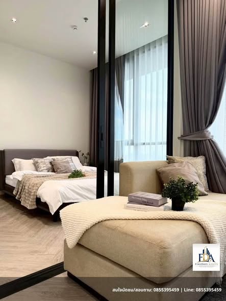 bedroom and room interior of Chapter Charoennakhon–Riverside