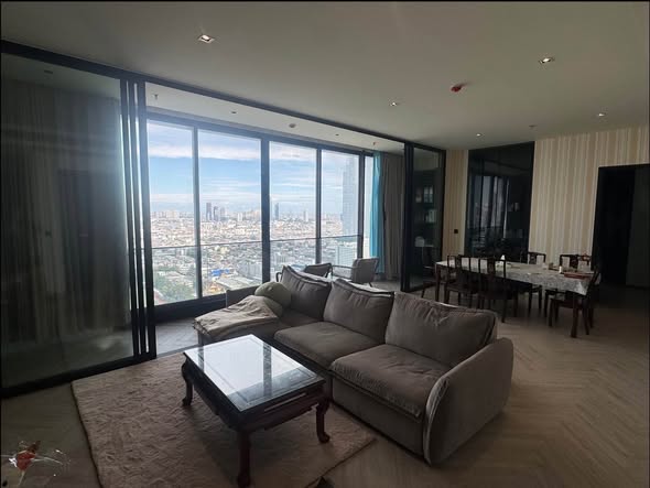 living room of Chapter Charoennakhon–Riverside