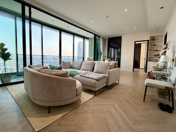 living room of Chapter Charoennakhon–Riverside