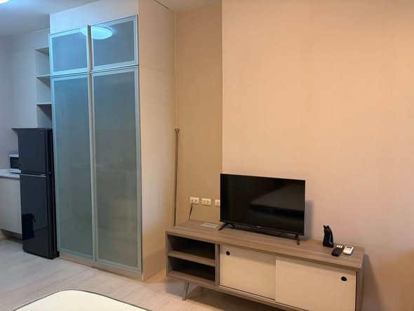 bedroom and room interior of Chapter One Eco Ratchada-HuaiKhwang