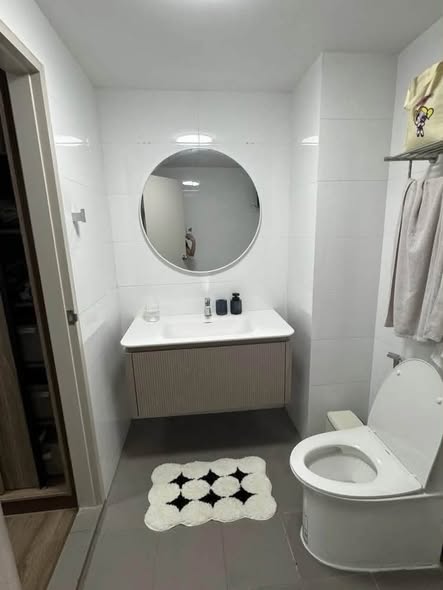 bathroom of Chapter One The Campus Kaset