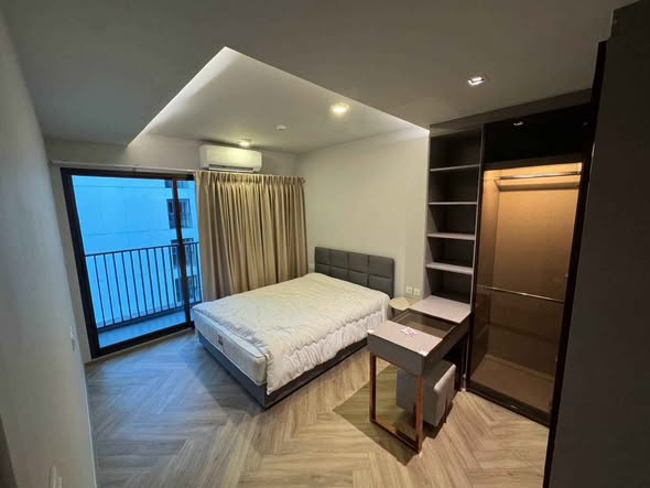 bedroom and room interior of CHAPTER THONGLOR 25